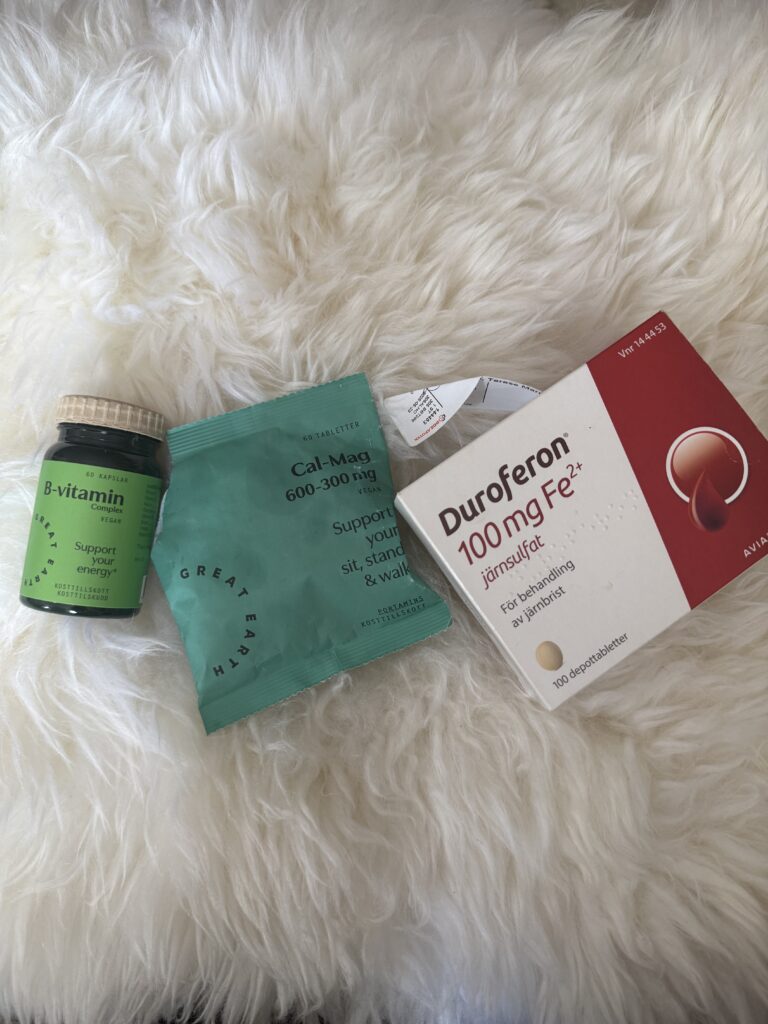 En trött mammas tillskott, B-vitamin, Magnesium och järntabletter.